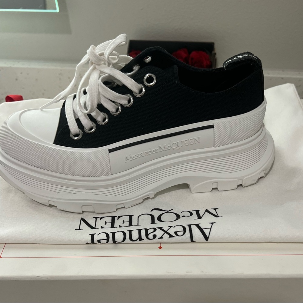 ALEXANDER MCQUEEN SNEAKERS